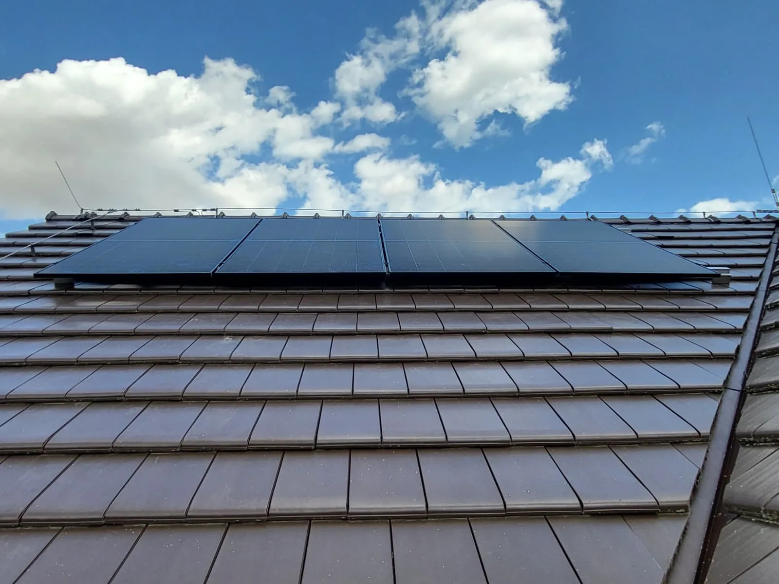 Fotovoltické panely pri 4 kWp realizácii v okrese Nitra